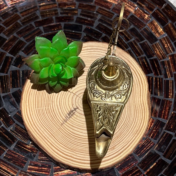 Vintage Lacquered Brass Decorative Genie Lamp figurine - Picture 4 of 6